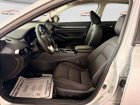 Used 2022 Nissan Altima 2.5 SV w/ SV Premium Package AWD/4WD image 9