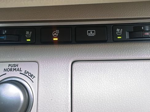 Used 2013 Lexus ES 300h w/ Luxury Pkg FWD image 21