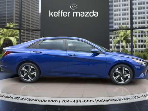 Used 2023 Hyundai Elantra SEL w/ Convenience Package FWD image 8