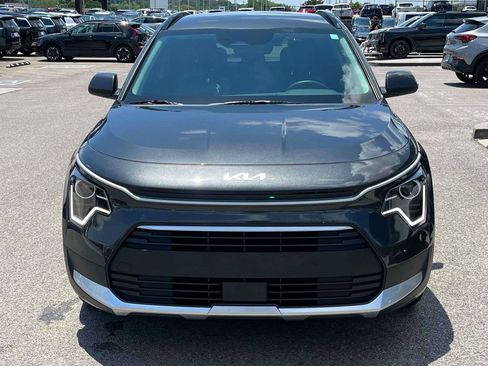 Certified 2025 Kia Niro EX FWD image 32