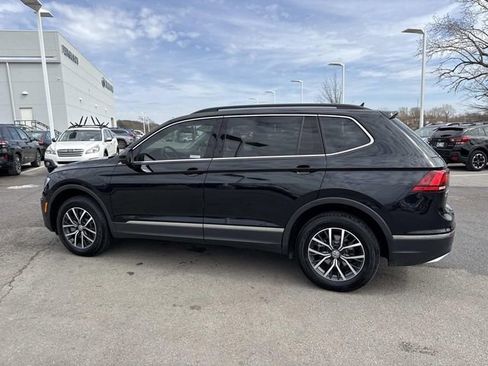 Used 2020 Volkswagen Tiguan SE image 8