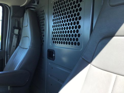 Used 2020 Chevrolet Express 2500 w/ Communications Package RWD image 20