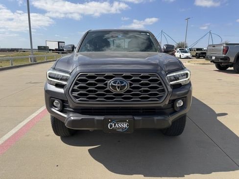 Used 2023 Toyota Tacoma TRD Off-Road w/ Technology Package image 9