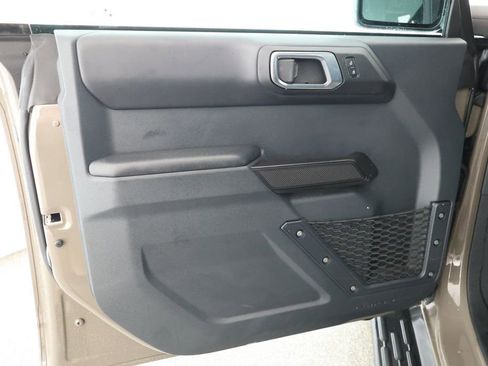 Used 2025 Ford Bronco Outer Banks image 8