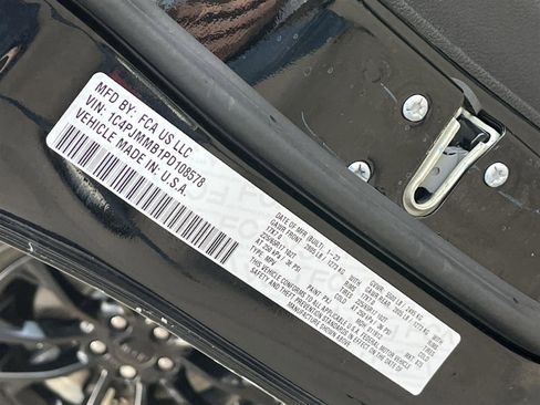 Used 2023 Jeep Cherokee Altitude Lux image 32