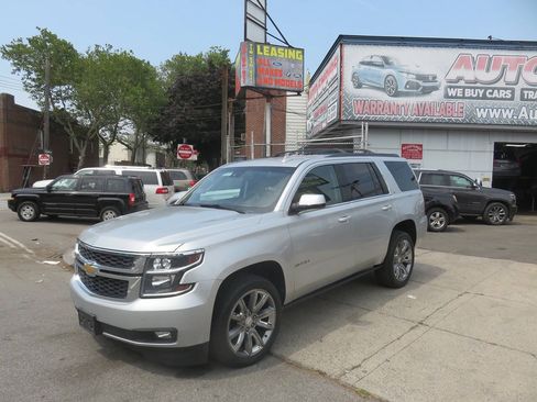 Used 2016 Chevrolet Tahoe LT w/ Luxury Package AWD/4WD image 2