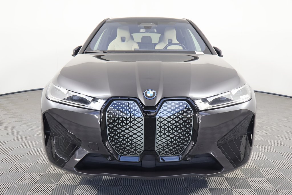 Used 2024 BMW iX xDrive50 w/ Premium Package AWD/4WD image 2
