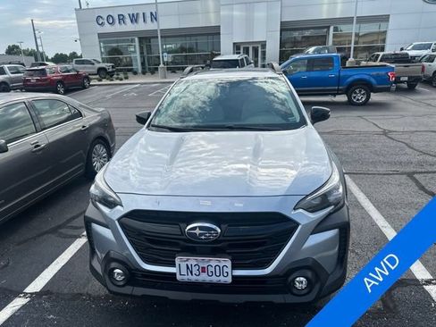 Used 2025 Subaru Outback Onyx Edition AWD/4WD image 2