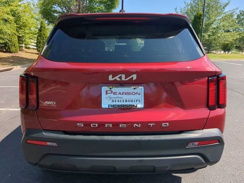 Used 2022 Kia Sorento LX AWD/4WD image 5