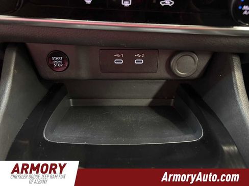 Used 2024 Nissan Rogue S image 18