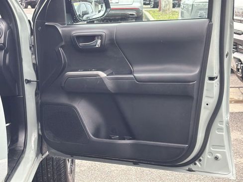 Used 2023 Toyota Tacoma TRD Off-Road image 29