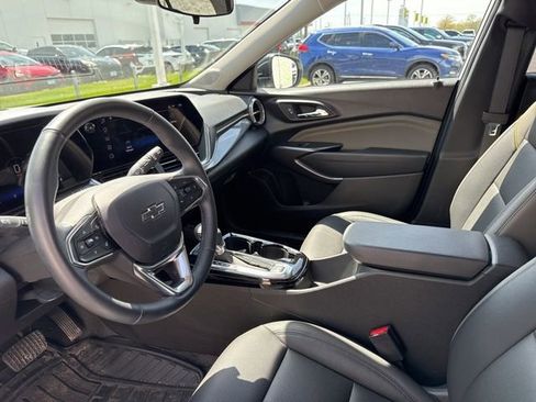 Used 2024 Chevrolet Trax ACTIV w/ Driver Confidence Package image 13