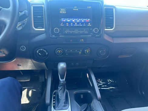 Used 2023 Nissan Frontier SV w/ Tow Package AWD/4WD image 17