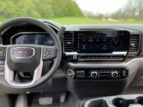 Certified 2026 GMC Sierra 1500 Elevation AWD/4WD image 32