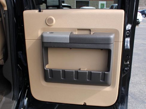 Used 2016 Ford F250 Lariat w/ Chrome Package image 44