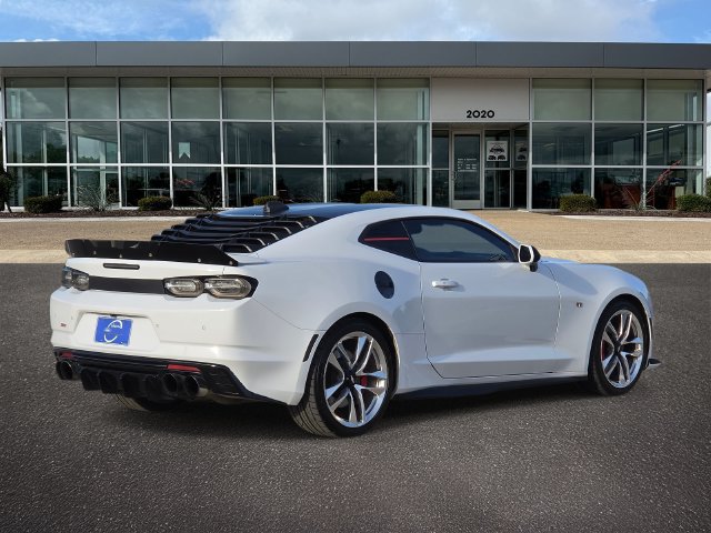 Used 2020 Chevrolet Camaro SS RWD image 6