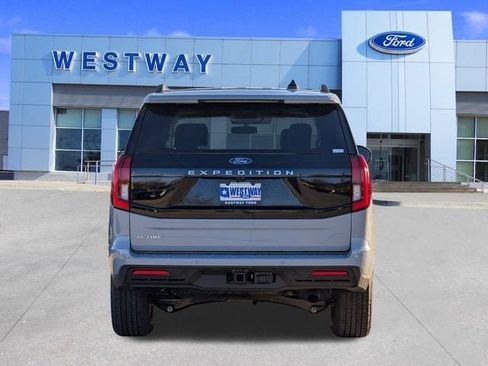 New 2025 Ford Expedition Active image 28