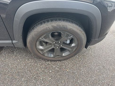 Certified 2025 Chevrolet Equinox LT w/ Convenience Package II image 9