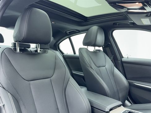 Used 2025 BMW 330i Sedan image 49