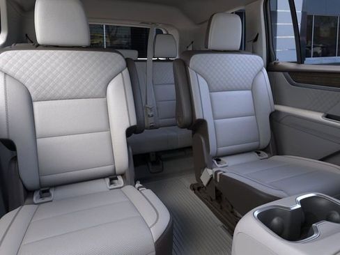 New 2026 GMC Acadia Denali w/ Super Cruise Package image 17