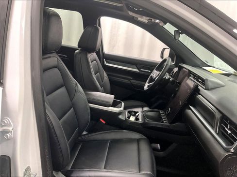 Used 2026 GMC Terrain Elevation w/ Elevation Premium Package image 11