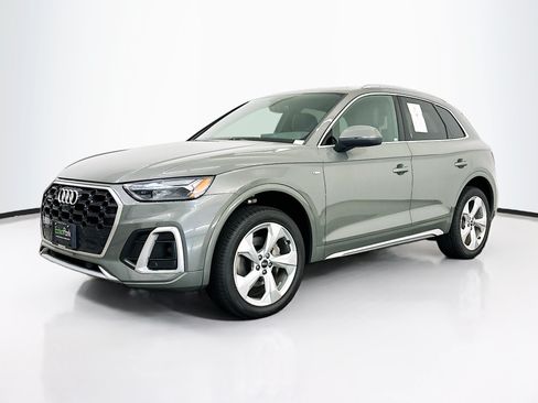 Used 2023 Audi Q5 2.0T Premium Plus w/ Premium Plus Package AWD/4WD image 3
