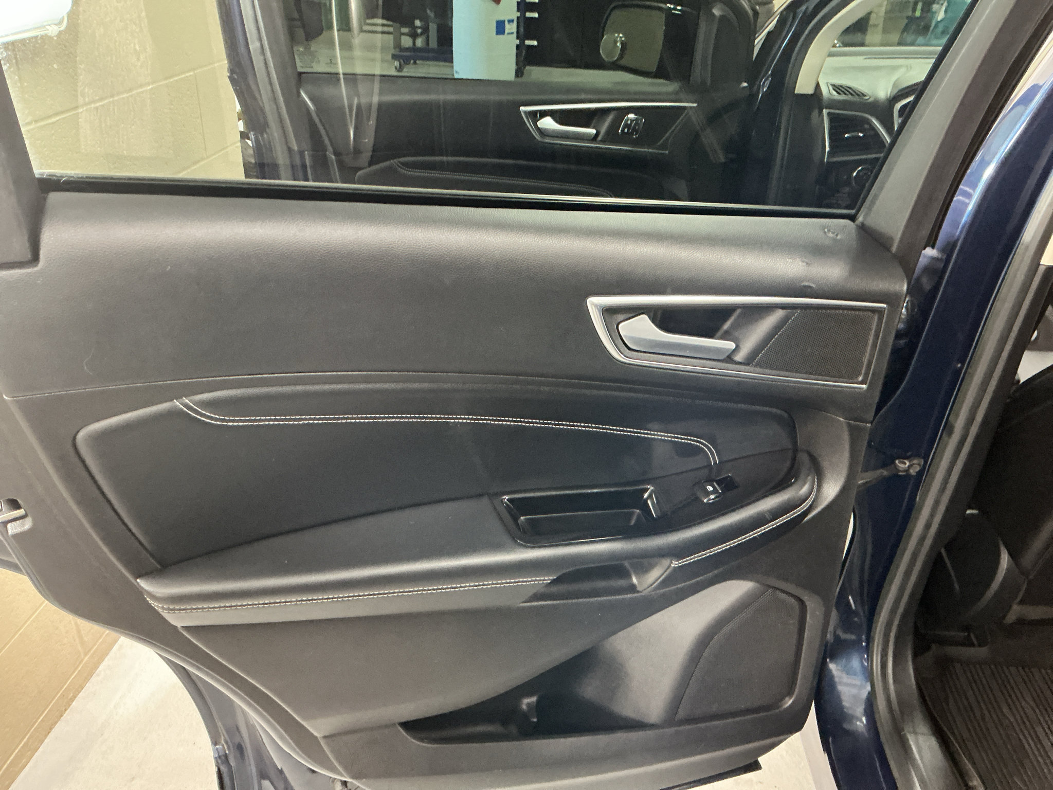 Used 2017 Ford Edge Titanium w/ Equipment Group 301A AWD/4WD image 16
