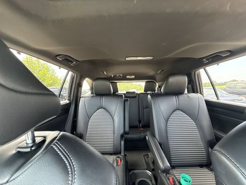 Used 2024 Toyota Highlander XSE FWD image 28