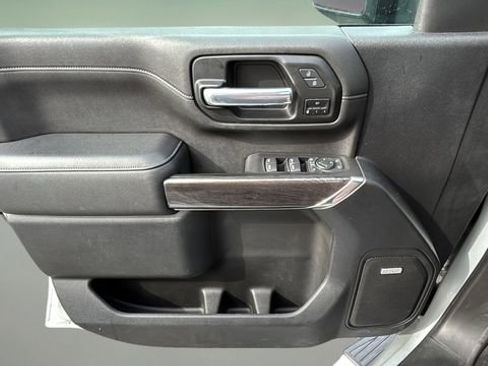 Used 2021 Chevrolet Silverado 2500 LTZ w/ LTZ Premium Package image 16