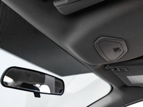 Used 2018 Ford Focus SE w/ SE Appearance Package image 26