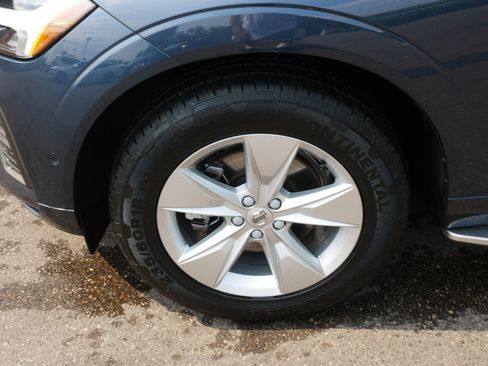 Used 2022 Volvo XC60 B5 Momentum AWD/4WD image 9