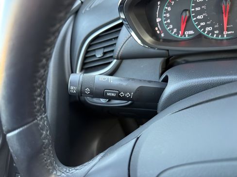 Used 2021 Chevrolet Trax LT w/ LT Convenience Package image 33