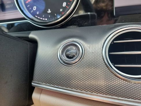 Used 2019 Mercedes-Benz E 300 4MATIC image 24