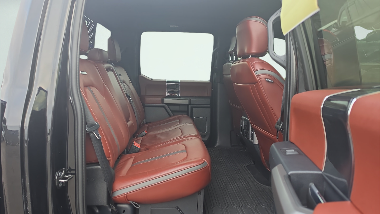 Used 2022 Ford F350 Platinum w/ FX4 Off-Road Package AWD/4WD image 23
