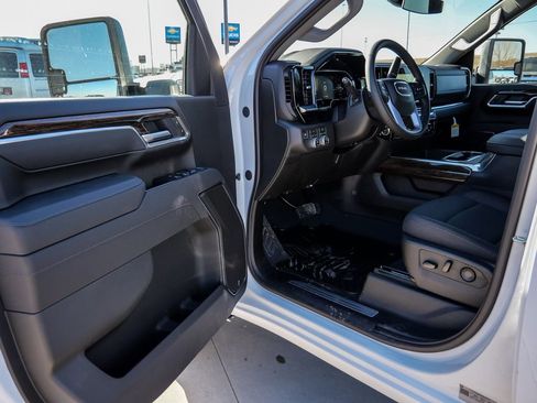 New 2026 GMC Sierra 3500 SLE w/ SLE Convenience Package AWD/4WD image 24