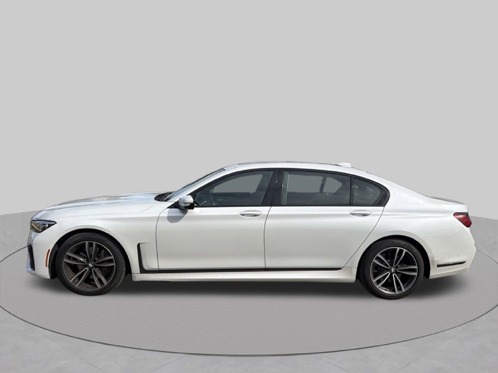 Used 2022 BMW 740i xDrive w/ M Sport Package AWD/4WD image 9