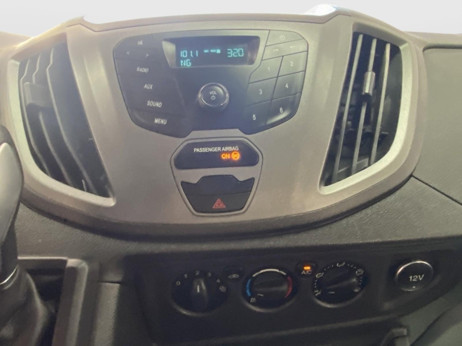 Used 2017 Ford Transit 250 130 Low Roof w/ Exterior Upgrade Package RWD image 20