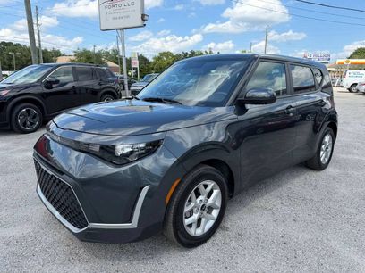 Used 2025 Kia Soul LX w/ LX Technology Package