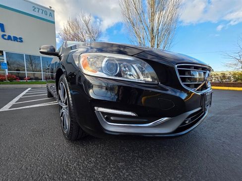 Used 2017 Volvo S60 T5 Inscription Platinum image 9