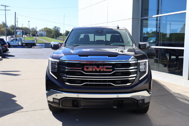 Used 2024 GMC Sierra 1500 SLT w/ SLT Premium Plus Package AWD/4WD image 6