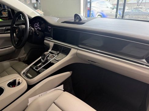 Used 2018 Porsche Panamera 4S w/ Sport Package image 11