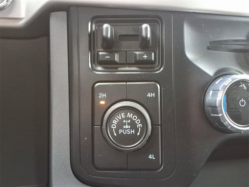 Used 2022 Ford F150 XLT w/ Equipment Group 302A High image 13