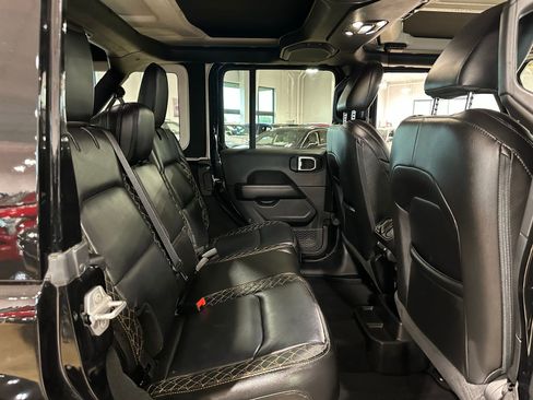 Used 2022 Jeep Wrangler Unlimited Sahara image 38