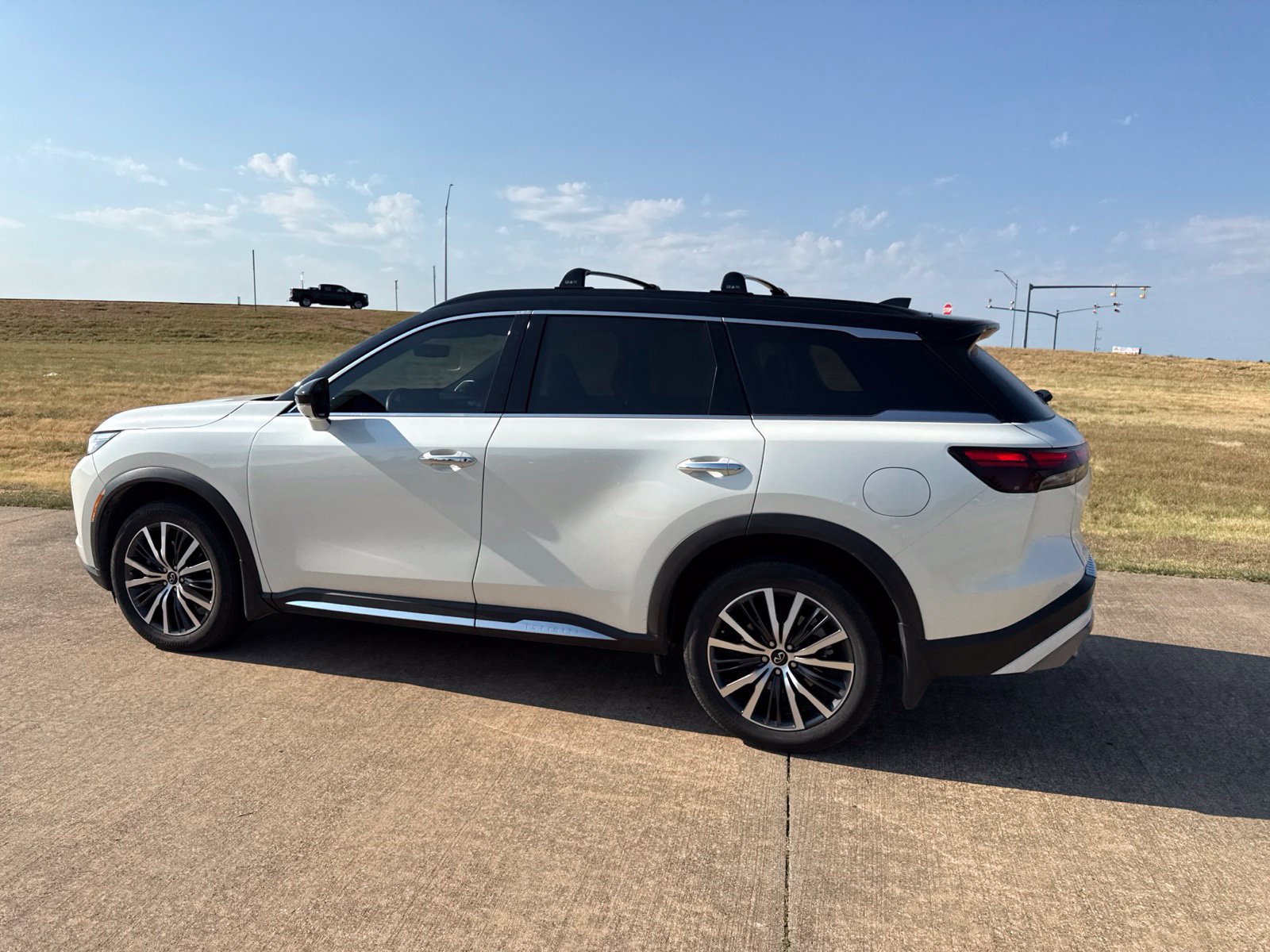 Used 2025 INFINITI QX60 Autograph w/ Cargo Package AWD/4WD image 14