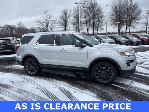 Used 2018 Ford Explorer XLT w/ Equipment Group 202A image 11