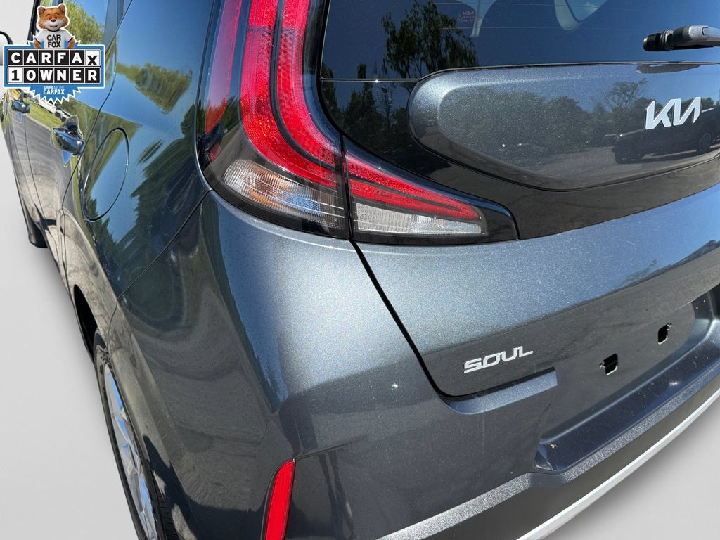 Certified 2025 Kia Soul LX w/ LX Technology Package FWD image 19