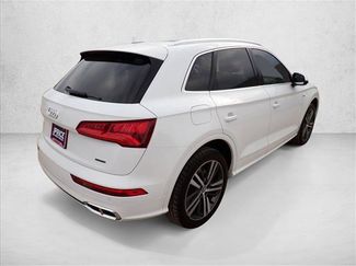 Used 2020 Audi Q5 e Premium Plus w/ Premium Plus Package AWD/4WD video 4