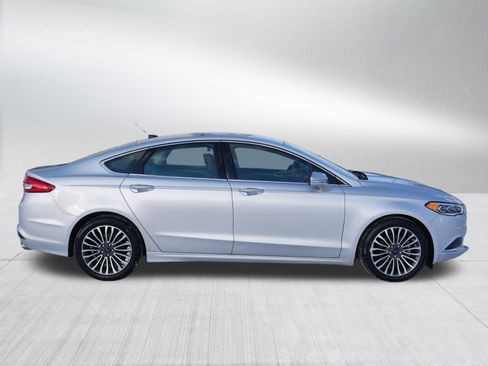 Used 2018 Ford Fusion SE w/ Fusion SE Technology Package image 8