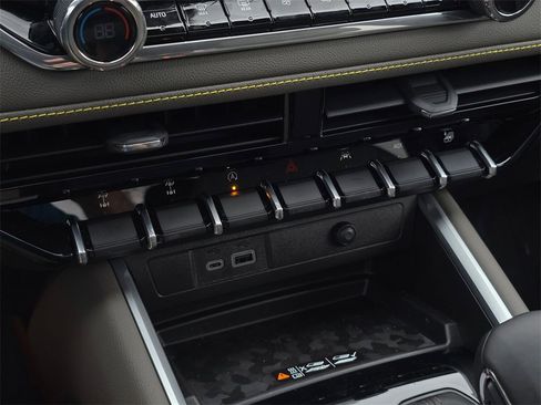 New 2026 Chevrolet Colorado ZR2 w/ ZR2 Bison Edition image 32