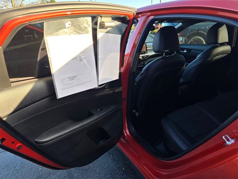 Used 2022 Kia Forte GT-Line w/ GT-Line Premium Package image 9